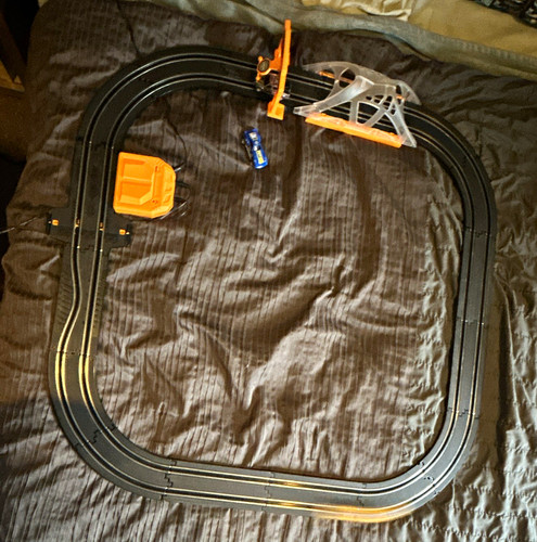 Scale slot car track - ho,